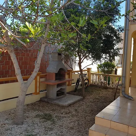 Apartament Ana Vir